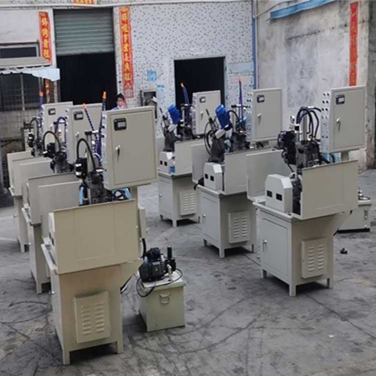  �Ӹ��Զ�ϳ���